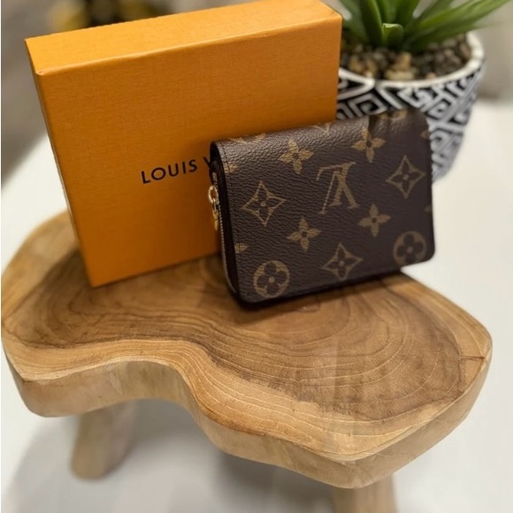 LV LOU WALLET Reversed Monogram.  Brand new never used.  Original dust bag & box - Picture 2 of 5